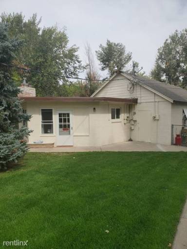 Main picture of 3700 Estes St