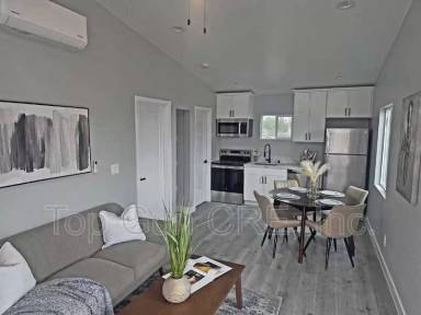 Main picture of 4343 Bancroft St