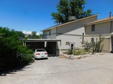 Main picture of 2422 1/2 Hidden Valley Dr