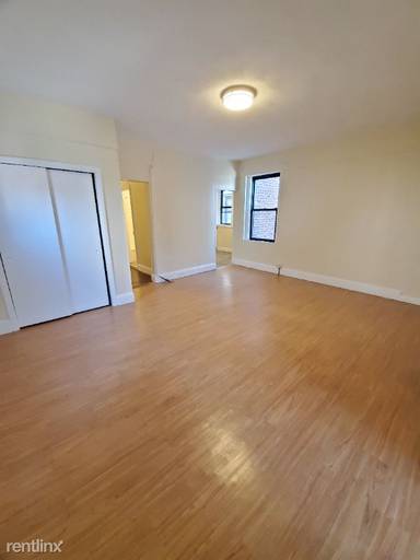 Main picture of 1688 Beacon St
