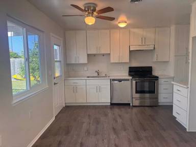 Main picture of 20021 Shorewood Cir