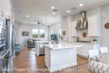 Main picture of 3510 N Miller Rd