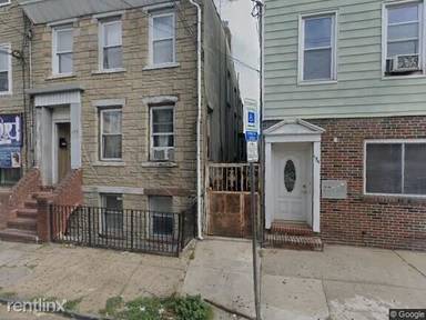 Main picture of 137 Elm St