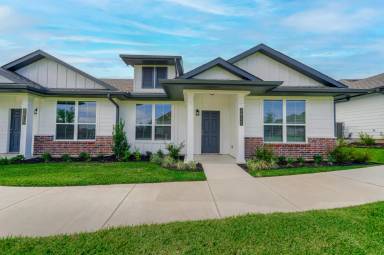 Main picture of 2033 Vintage Farms Way