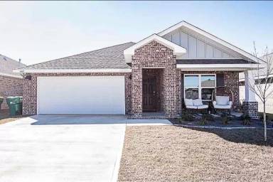 Main picture of 4647 Honor Guard Way