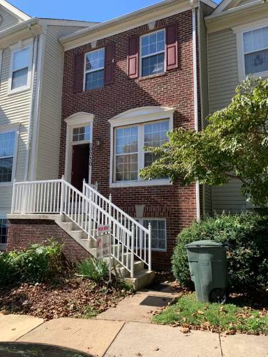 Main picture of 10030 Moxleys Ford Ln