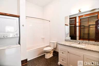 Main picture of 32 W Main St