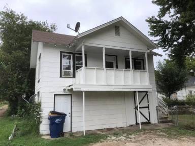 Main picture of 411 S Johnston St