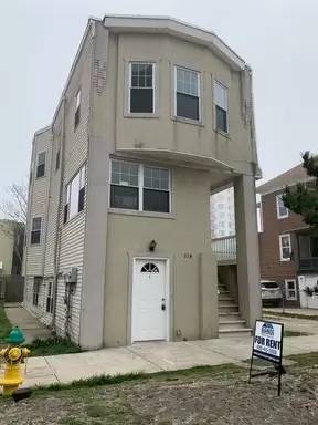 Main picture of 116 S Massachusetts Ave
