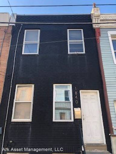 Main picture of 1840 E Monmouth St