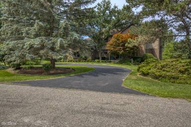 Main picture of 21569 Stanstead Rd