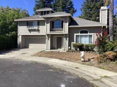 Main picture of 9400 Fox Den Ct