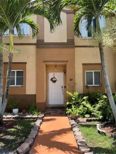 Main picture of 8374 SW 152nd Ave