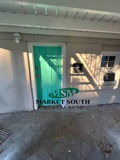 Main picture of 404 E 31st St