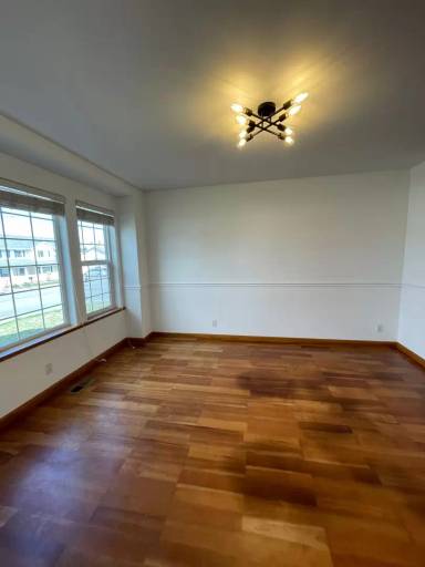 Main picture of 1700 SW Tahoe St