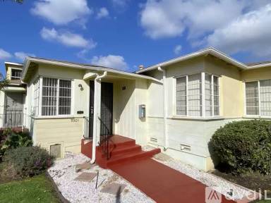 Main picture of 3157 S Canfield Ave