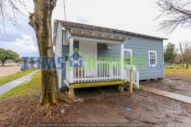 Main picture of 513 3rd Ave N