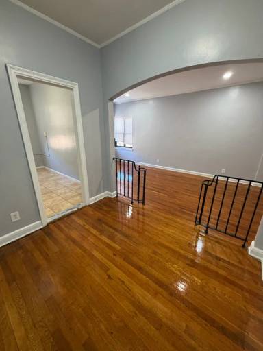 Main picture of 33 S Munn Ave
