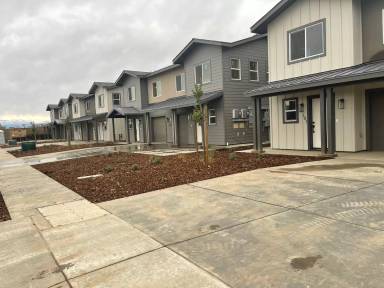 Main picture of 2029 W Corvina