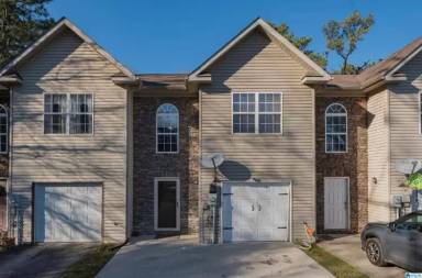Main picture of 1009 1st Pl S