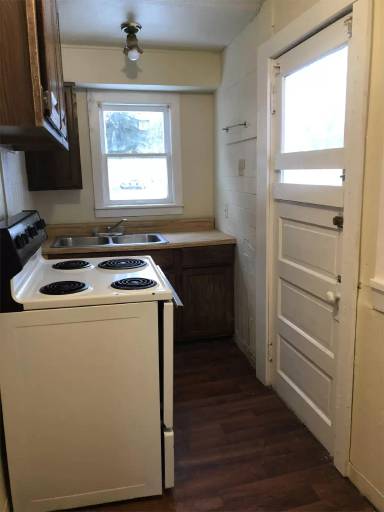 Main picture of 944 Russell Ave