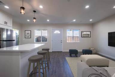 Main picture of 19203 Lemay St