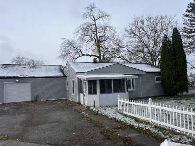 Main picture of 2027 Sweetbriar Ln