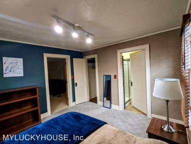 Main picture of 730 Van Buren St