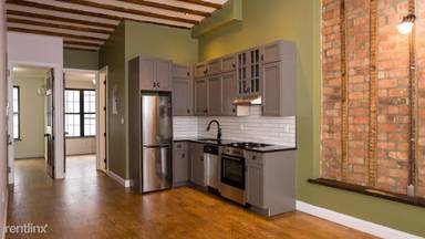 Main picture of 686 Lorimer St