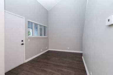 Main picture of 413 W 14th St