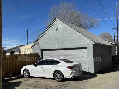 Main picture of 2110 S Sherman St