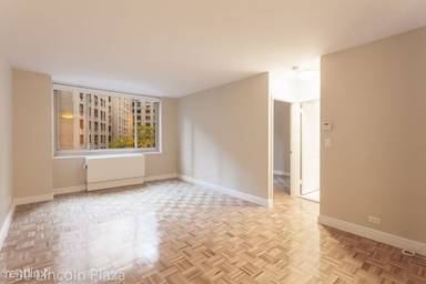 Main picture of 30 Lincoln Plaza
