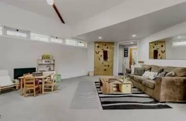 Main picture of 2675 Baker Blvd