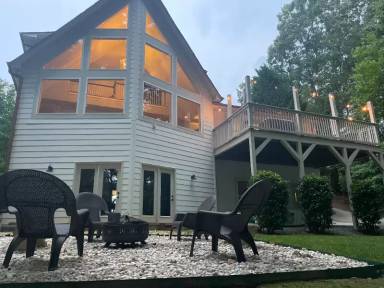 Main picture of 555 Laurel Cove Rd