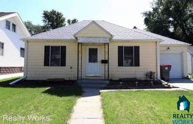 Main picture of 3831 Garfield St