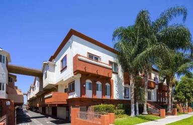 Main picture of 9001 Burnet Ave