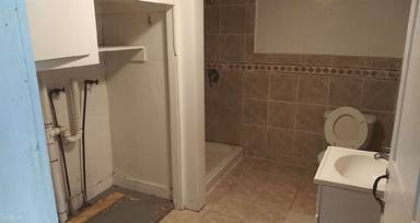 Main picture of 1368 Poquonock Ave