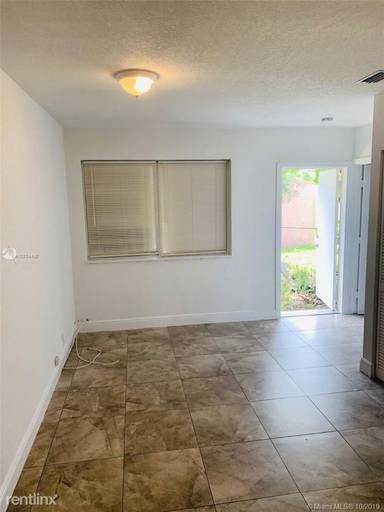 Main picture of 4240 NW 12th Ave