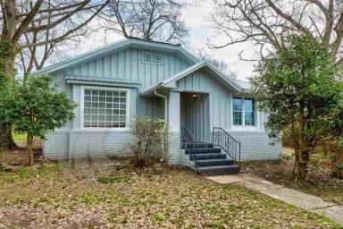 Main picture of 1001 3rd Ave