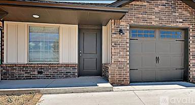 Main picture of 401 Summit Ridge Dr