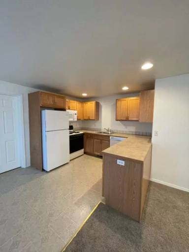 Main picture of 2852 SW Juniper Ave