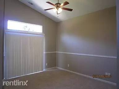 Main picture of 225 Rochelle Ct