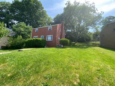 Main picture of 4443 Clairton Blvd