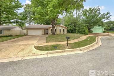 Main picture of 606 Aspenway Cir