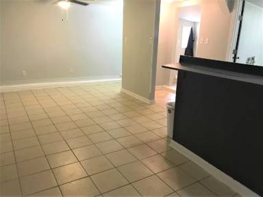Main picture of 405 W Mimosa Dr