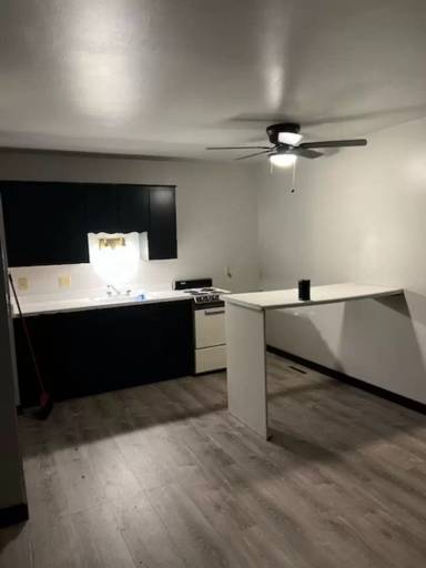 Main picture of 126 Poplar St
