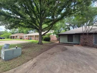 Main picture of 1012 Lynn St