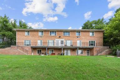 Main picture of 5205 Greenwood Cir