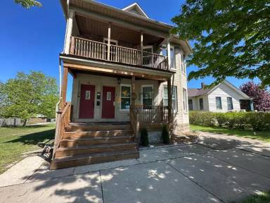 Main picture of 416 E 9th St