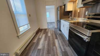 Main picture of 106 N Main St